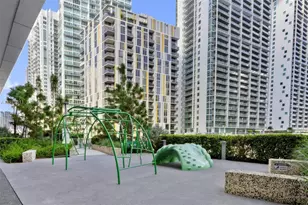 68 SE 6th St, Miami, FL 33131 - Photo 45