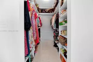 68 SE 6th St, Miami, FL 33131 - Photo 19