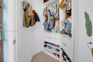 68 SE 6th St, Miami, FL 33131 - Photo 23