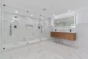 7945 NW 187th Ln, Hialeah, FL 33015 - Photo 19