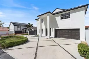 7945 NW 187th Ln, Hialeah, FL 33015 - Photo 3