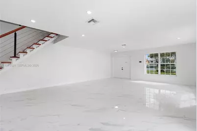 7945 NW 187th Ln, Hialeah, FL 33015 - Photo 11