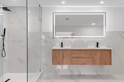 7945 NW 187th Ln, Hialeah, FL 33015 - Photo 21