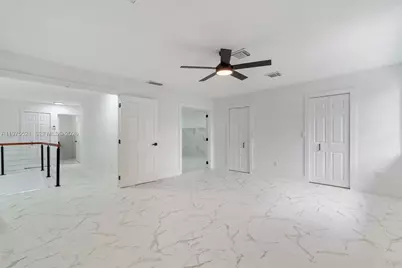 7945 NW 187th Ln, Hialeah, FL 33015 - Photo 17