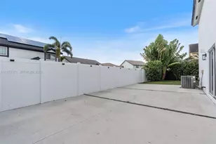 7945 NW 187th Ln, Hialeah, FL 33015 - Photo 39
