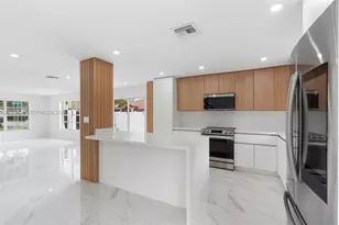 7945 NW 187th Ln, Hialeah, FL 33015 - Photo 5