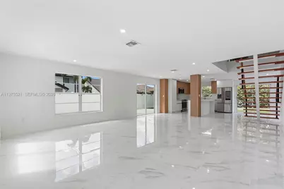 7945 NW 187th Ln, Hialeah, FL 33015 - Photo 9