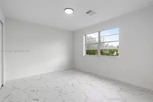 7945 NW 187th Ln, Hialeah, FL 33015 - Photo 29