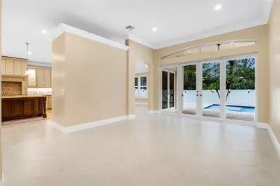 18801 SW 7th St, Pembroke Pines, FL 33029 - Photo 15