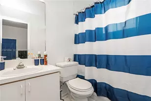 8451 NW 138th St, Miami Lakes, FL 33016 - Photo 17