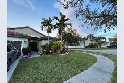 17901 NW 19th St, Pembroke Pines, FL 33029 - Photo 1