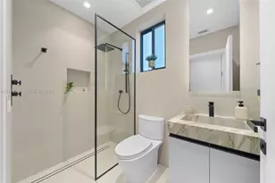 1077 Golden Cane Dr, Weston, FL 33327 - Photo 57