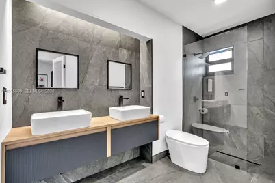 19801 NE 23rd Ave, Miami, FL 33180 - Photo 31