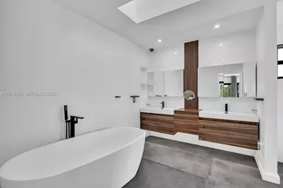 19801 NE 23rd Ave, Miami, FL 33180 - Photo 27