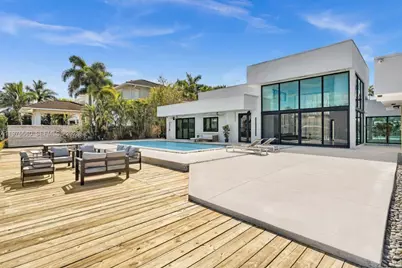 19801 NE 23rd Ave, Miami, FL 33180 - Photo 53