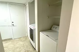 10090 NW 80th Ct, Hialeah Gardens, FL 33016 - Photo 7