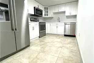 10090 NW 80th Ct, Hialeah Gardens, FL 33016 - Photo 3