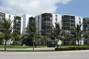 20500 W Country Club Dr, Aventura, FL 33180 - Photo 1