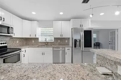 309 SE 3rd Ter, Deerfield Beach, FL 33441 - Photo 15