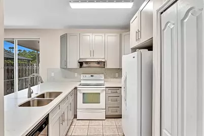 2297 NW 160th Ter #2297, Pembroke Pines, FL 33028 - Photo 13