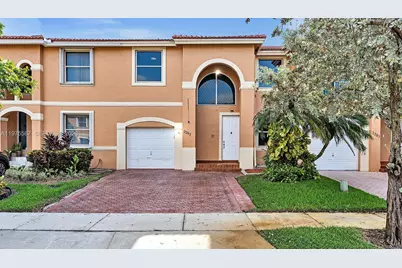 2297 NW 160th Ter #2297, Pembroke Pines, FL 33028 - Photo 1