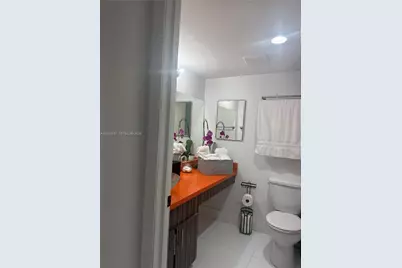 1390 Ocean Dr #304, Miami Beach, FL 33139 - Photo 11