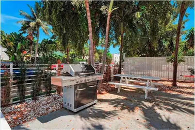 1000 7th St, Miami Beach, FL 33139 - Photo 25