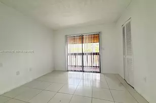 8360 NW 8th St, Miami, FL 33126 - Photo 13