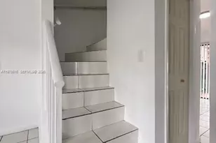 8360 NW 8th St, Miami, FL 33126 - Photo 23