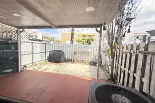 8360 NW 8th St, Miami, FL 33126 - Photo 27