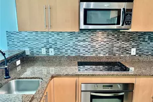 300 S Biscayne Blvd, Miami, FL 33131 - Photo 9