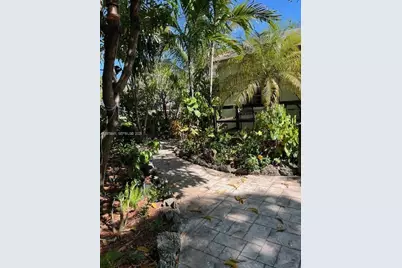 410 NW 31st St, Miami, FL 33127 - Photo 5