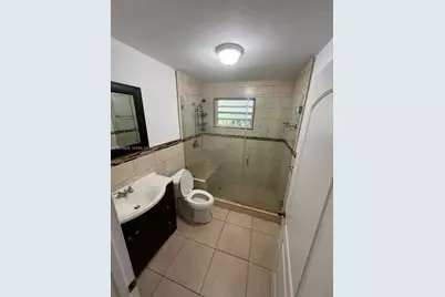 4365 W 1st Ave, Hialeah, FL 33012 - Photo 9