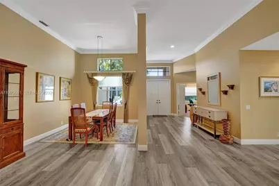 2458 Greenbrier Ct, Weston, FL 33327 - Photo 15