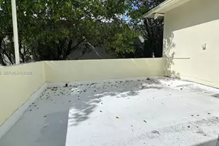 320 SW 29th Rd, Miami, FL 33129 - Photo 27