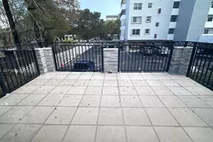 320 SW 29th Rd, Miami, FL 33129 - Photo 9