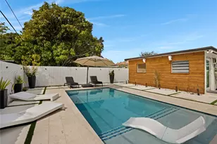 920 NE 159th St, North Miami Beach, FL 33162 - Photo 37