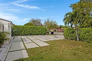 920 NE 159th St, North Miami Beach, FL 33162 - Photo 35