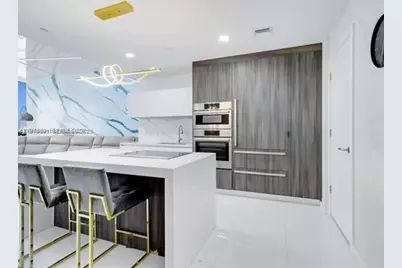 851 NE 1st Ave #3000, Miami, FL 33132 - Photo 3