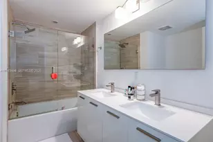 1300 Brickell Bay Dr, Miami, FL 33131 - Photo 5