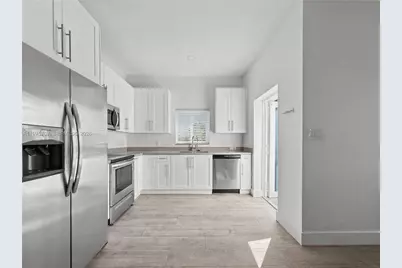 836 NW 33rd Ave, Miami, FL 33125 - Photo 27