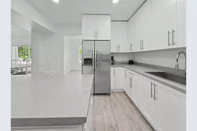 836 NW 33rd Ave, Miami, FL 33125 - Photo 7