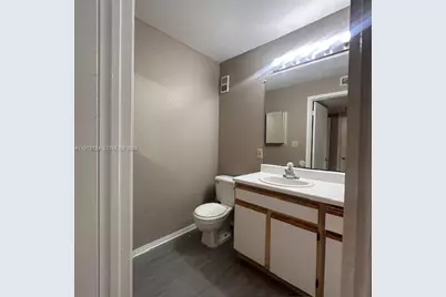 [Address not provided], Oakland Park, FL 33309 - Photo 13