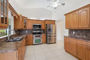 5250 King Arthur Ave, Davie, FL 33331 - Photo 19