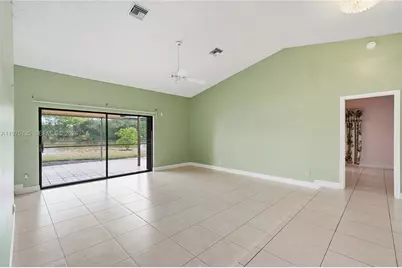 5250 King Arthur Ave, Davie, FL 33331 - Photo 7