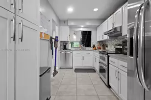 4169 S Pine Island Rd, Davie, FL 33328 - Photo 9