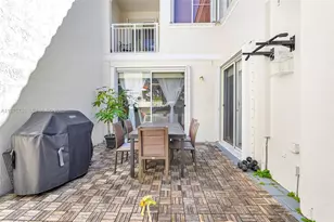 1425 Weeping Willow Way, Hollywood, FL 33019 - Photo 7