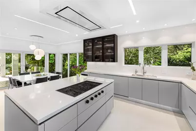 7150 W Lago Dr, Coral Gables, FL 33143 - Photo 13