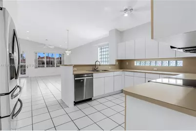 12109 NW 52nd Ct, Coral Springs, FL 33076 - Photo 11