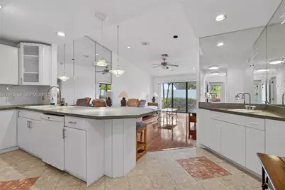 6708 N Pine Island Rd, Tamarac, FL 33321 - Photo 9